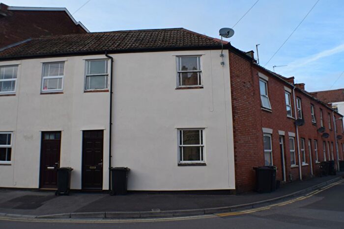 1 Bedroom Terraced House To Rent In Queen Street, Bridgwater, TA6