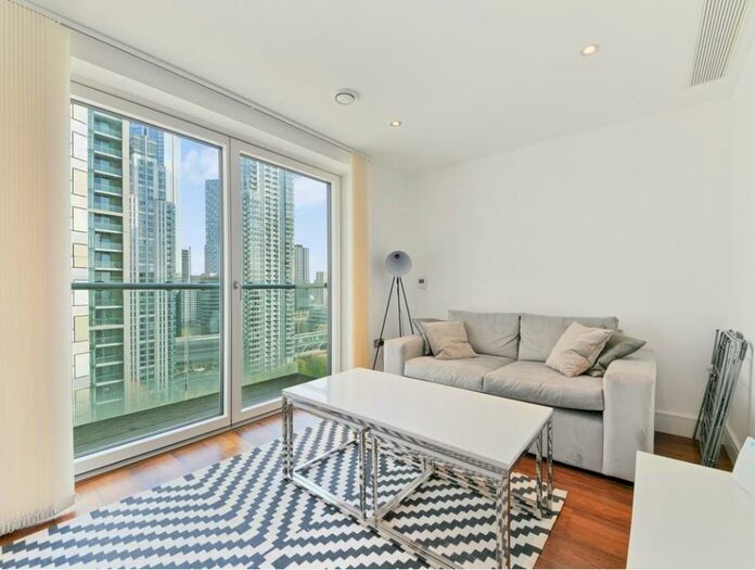 Studio To Rent In Lincoln Plaza, London, E14