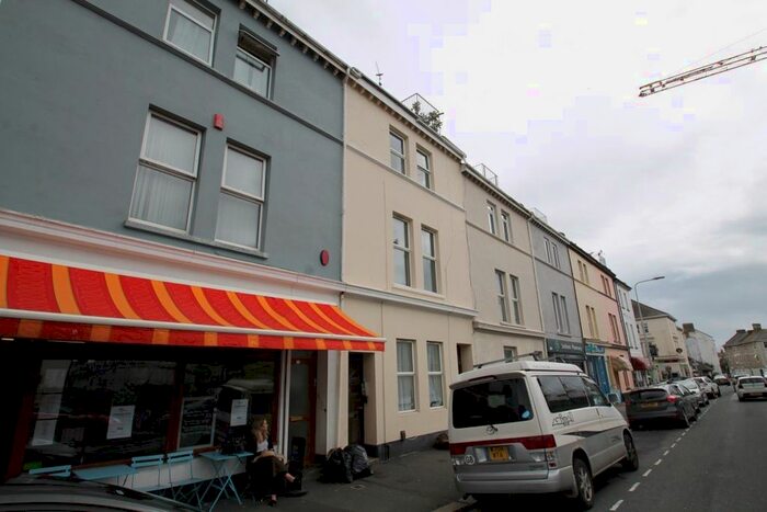 2 Bedroom Flat To Rent In Bishops Place, West Hoe, Plymouth PL1