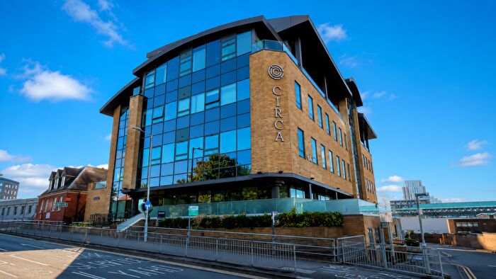 1 Bedroom Apartment For Sale In The Ring, Bracknell, RG12