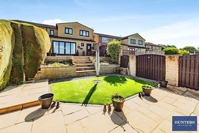 3 Bedroom Semi-Detached House For Sale In Roselee Close Siddal, Halifax, HX3