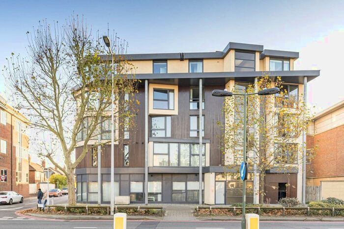 4 Bedroom Flat To Rent In Lower Mortlake Road, Kew, Richmond, TW9