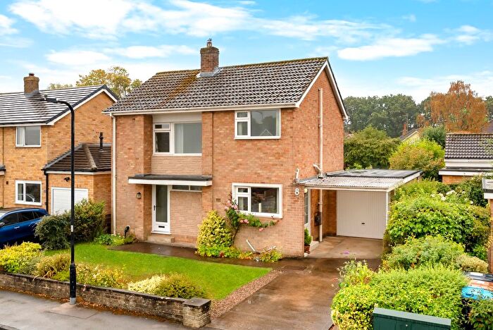3 Bedroom Detached House For Sale In Wayside Walk, Harrogate, HG2