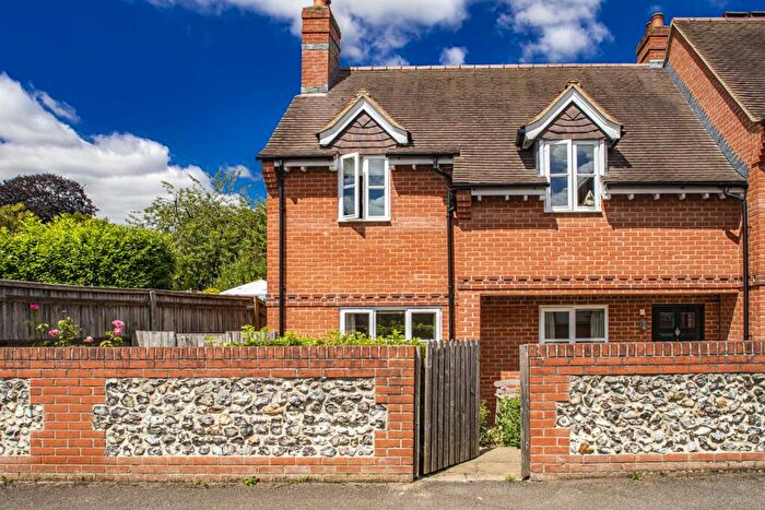 2 Bedroom Apartment To Rent In Belleme Mews, Goring On Thames, RG8