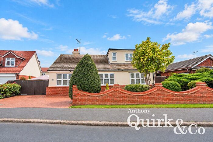 3 Bedroom Chalet For Sale In Waarden Road, Canvey Island, SS8