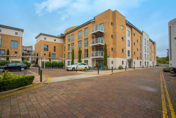 2 Bedroom Flat To Rent In The Island, Tallow Road TW8