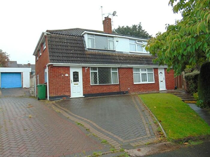 4 Bedroom Semi-Detached House To Rent In Mayfair Close, Dudley, DY1