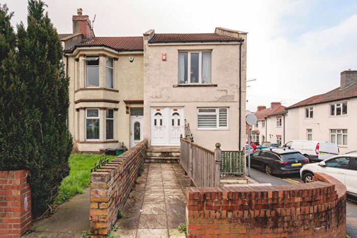 2 Bedroom Flat For Sale In Ground Floor Flat, Parson Street, Bedminster, Bristol, BS3