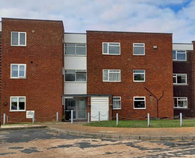 2 Bedroom Flat To Rent In Timberlaine Road, Pevensey, BN24