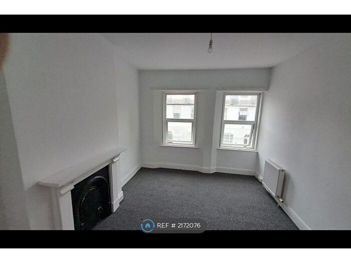 5 Bedroom Terraced House To Rent In Bampfylde Road, Torquay, TQ2