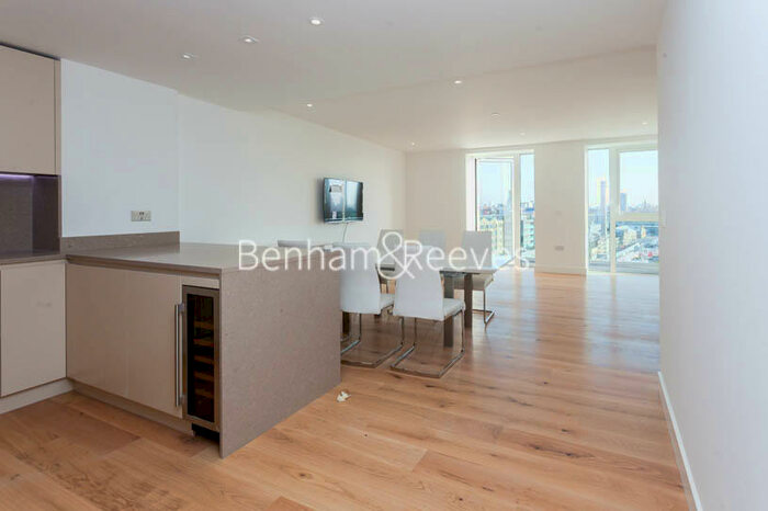2 Bedroom Apartment To Rent In Ariel House, Vaughan Way, E1W