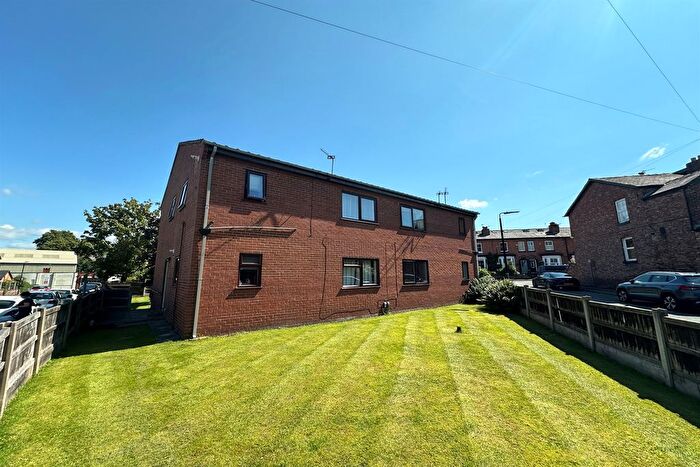 1 Bedroom Flat To Rent In Matlock Mews, Altrincham, WA14