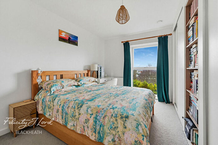 1 Bedroom Apartment For Sale In Brumwell Avenue, Woolwich, SE18