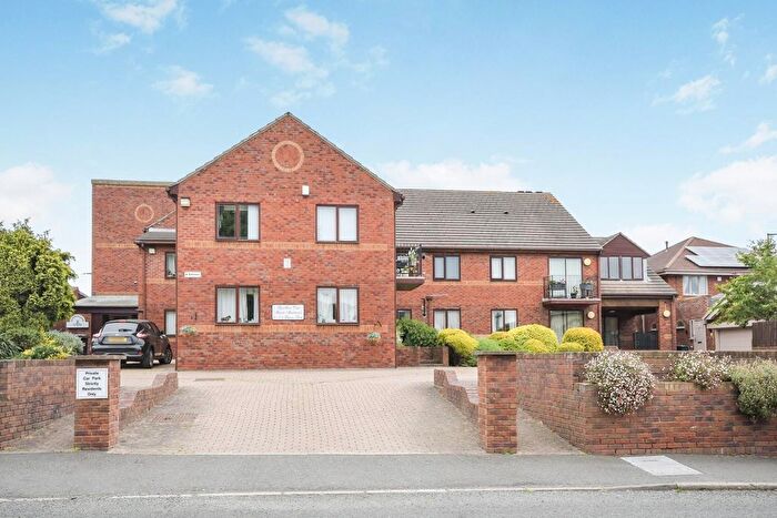 1 Bedroom Flat For Sale In Warren Lane, Chapeltown, Sheffield, S35