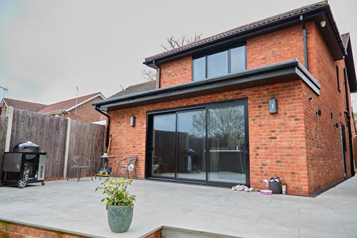 4 Bedroom Semi-Detached House For Sale In Bassett Road, Woking, GU22