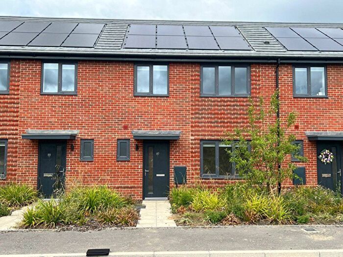 3 Bedroom Property To Rent In Goodwood Crescent, Crowthorne, RG45