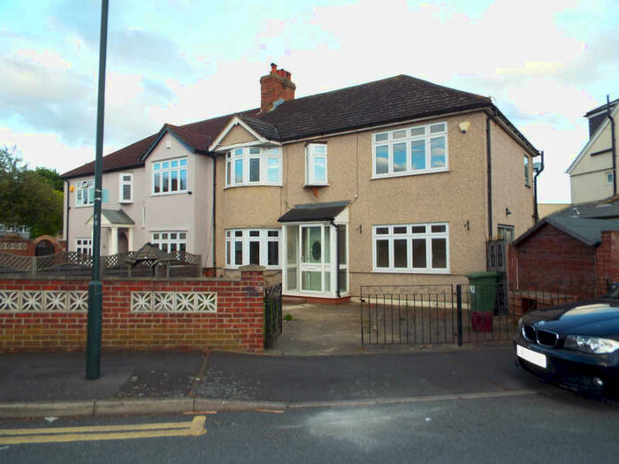 4 Bedroom Semi-Detached House To Rent In Gipsy Road, Welling, DA16