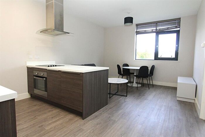 1 Bedroom Flat To Rent In Greenleigh Court Pudsey, Pudsey, LS28