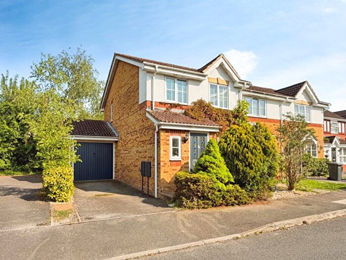 3 Bedroom End Of Terrace House For Sale In Vickers Road, Ash Vale, Surrey, GU12