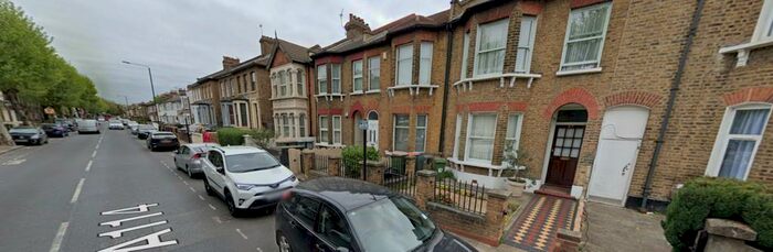 3 Bedroom Flat To Rent In Stopford Road, London, E13