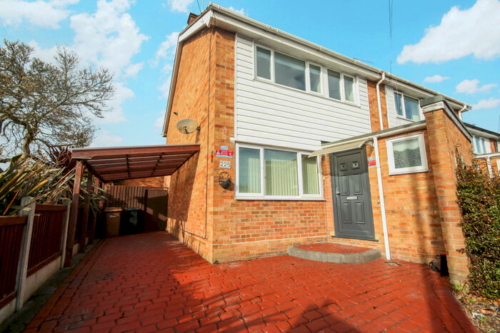 3 Bedroom End Of Terrace House To Rent In Broomfield Road, CM1