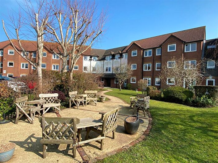 2 Bedroom Flat To Rent In Bellbanks Road, Hailsham, BN27