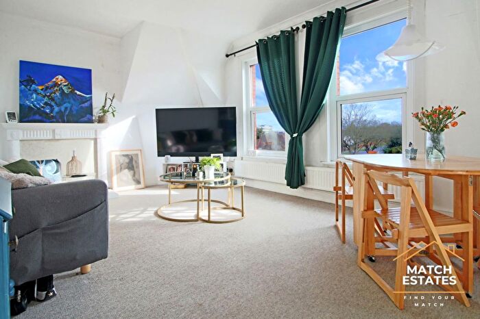 2 Bedroom Apartment For Sale In Shorncliffe Road, Folkestone, Kent, CT20