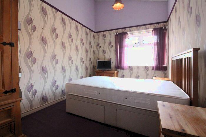 2 Bedroom Detached Bungalow For Sale In Kingswinford, Leaford Way, DY6