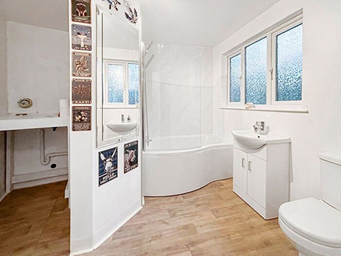 5 Bedroom Detached House For Sale In Crofton Avenue, Bexley, DA5