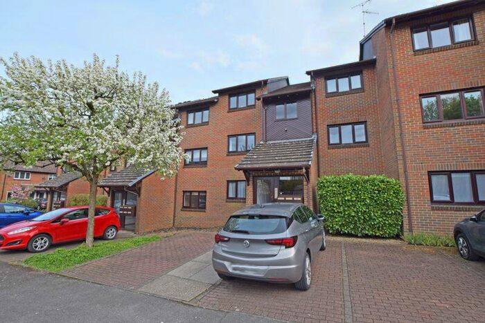 1 Bedroom Flat To Rent In Adams Way, Alton, Hampshire, GU34