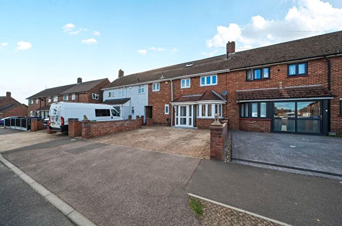 4 Bedroom Terraced House For Sale In Love Lane, Aveley, South Ockendon, Essex, RM15
