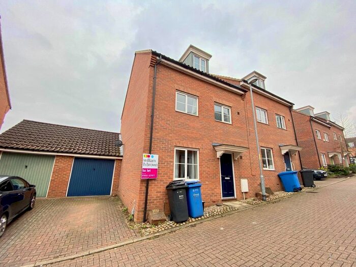 4 Bedroom Town House To Rent In Attoe Walk, Norwich, NR3