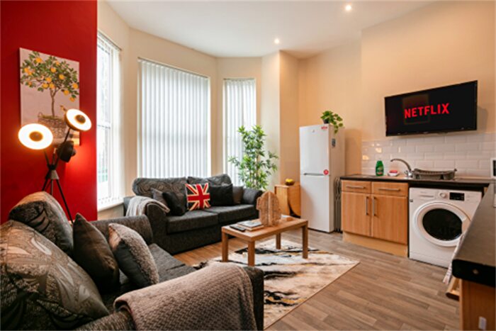 3 Bedroom Apartment To Rent In Noel Street, NG7