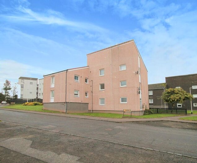 2 Bedroom Flat To Rent In Dochart Terrace, Dundee, DD2