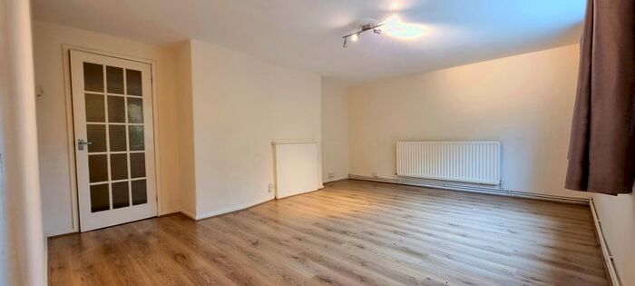 2 Bedroom Flat To Rent In Longmead, Hatfield, AL10