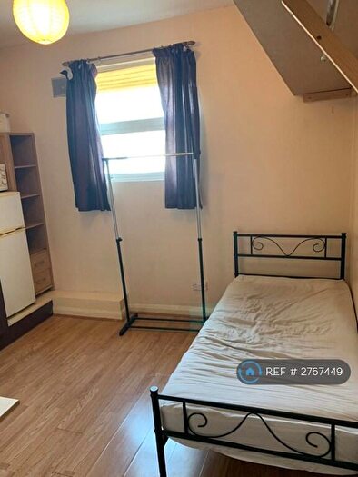 Studio To Rent In Brockley Road, London, SE4