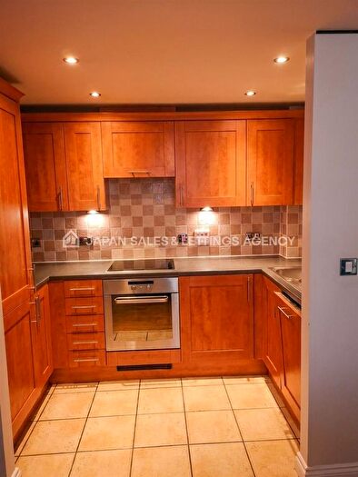 2 Bedroom Flat To Rent In Rosemoore House, West Ealing, W13