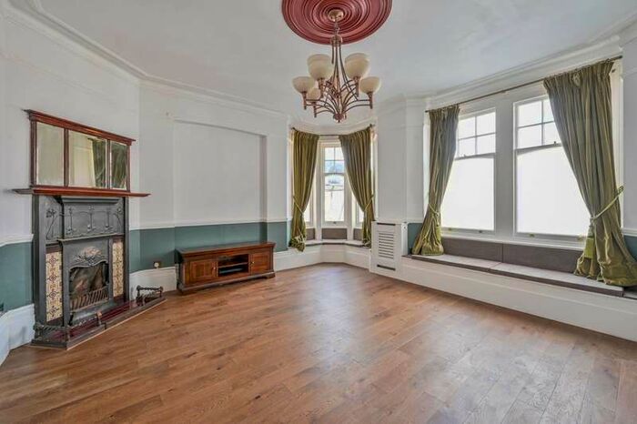 3 Bedroom Flat To Rent In Fortis Green Road, Muswell Hill, N10