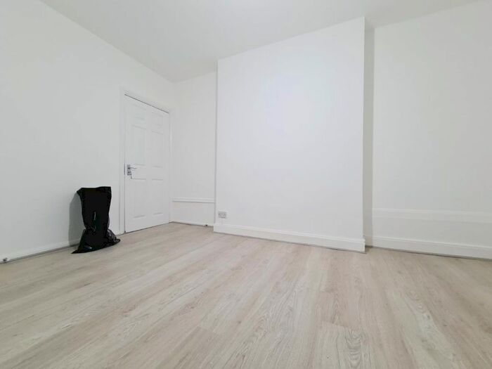 2 Bedroom Flat To Rent In St. Ann's Road, London, N15