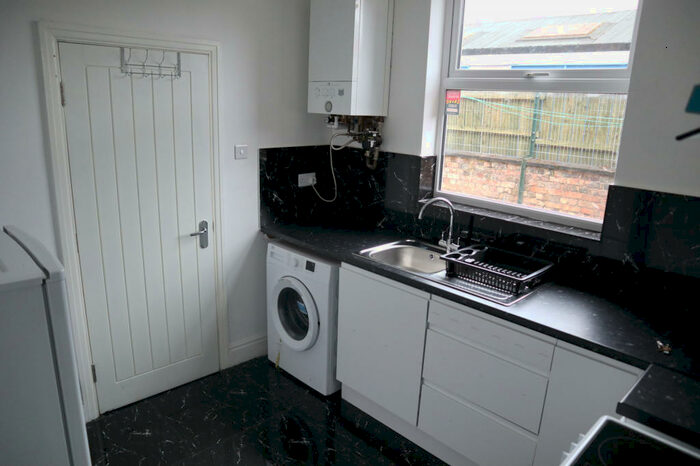1 Bedroom Flat To Rent In Coltman Street, HU3