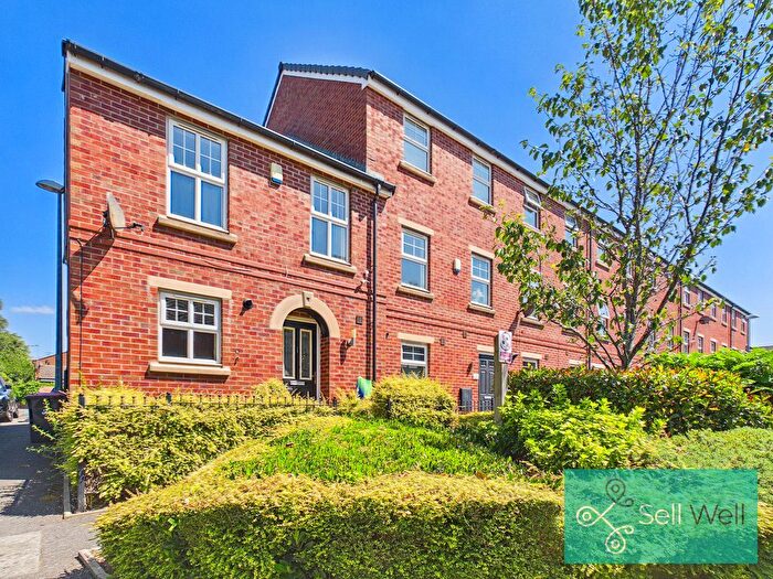 3 Bedroom End Terrace House For Sale In Bowfell Close, Worsley, Manchester, M28