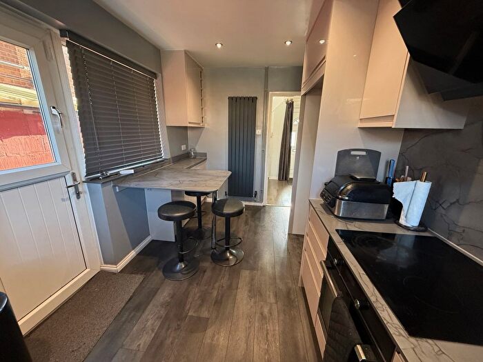 3 Bedroom Semi-detached House To Rent In Luton, LU4