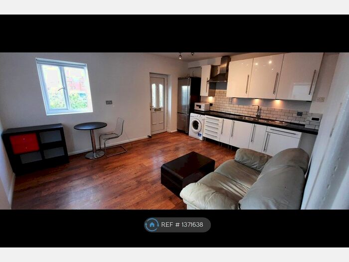 1 Bedroom Flat To Rent In The Ridgeway, London, NW9