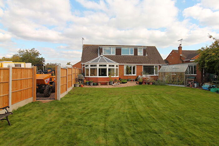 4 Bedroom Detached Bungalow For Sale In Home Farm Close, Derby, DE72