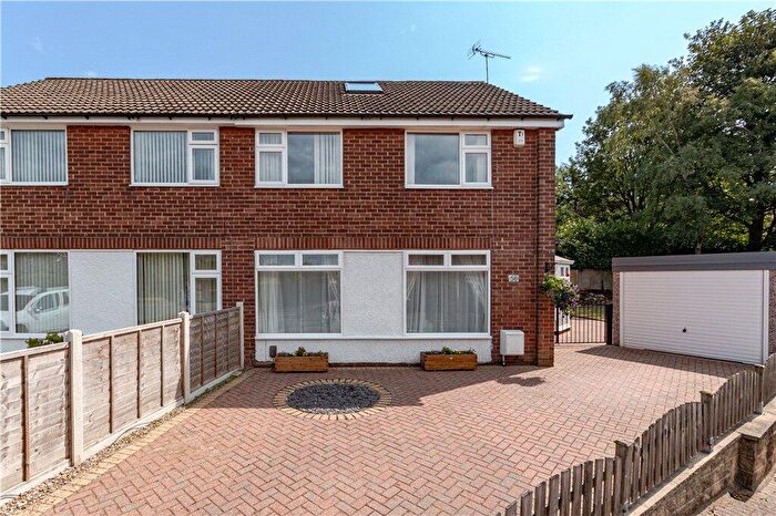 3 Bedroom Semi Detached House For Sale In Kirkwood Way, Leeds, West Yorkshire, LS16