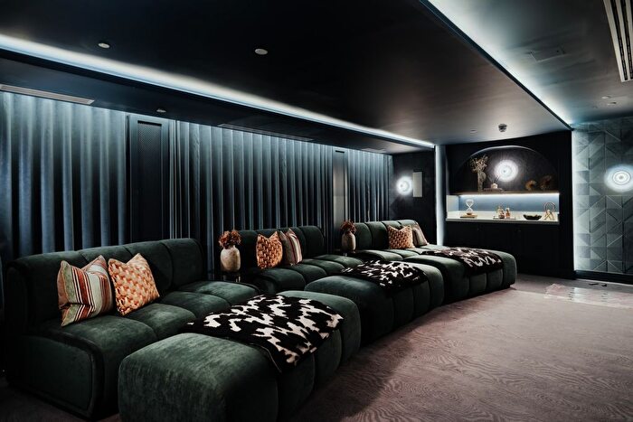 1 Bedroom Flat For Sale In Lindley House, Silkstream, Hendon, NW9