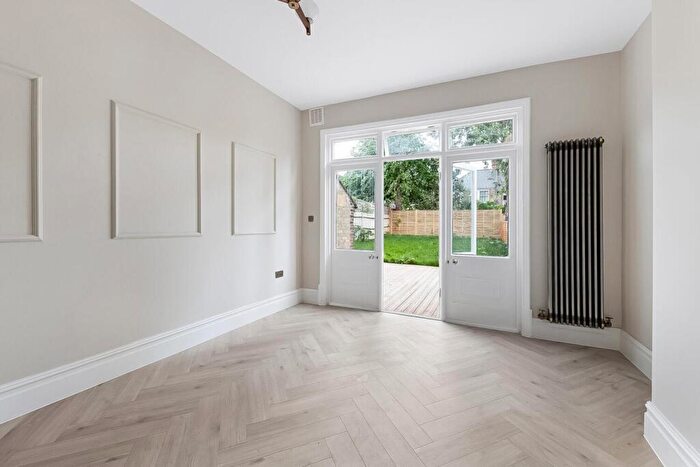 2 Bedroom Apartment For Sale In Kingsthorpe Road, Sydenham, London, SE26