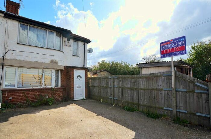 2 Bedroom Maisonette To Rent In Canterbury Avenue, Slough, Berkshire, SL2