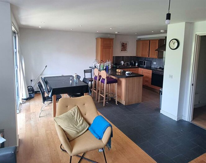 2 Bedroom Private Hall To Rent In Tudor Court, Lancaster, LA1