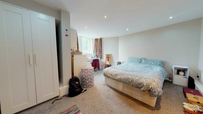 1 Bedroom Flat To Rent In Burley Road, Burley, Leeds, LS4